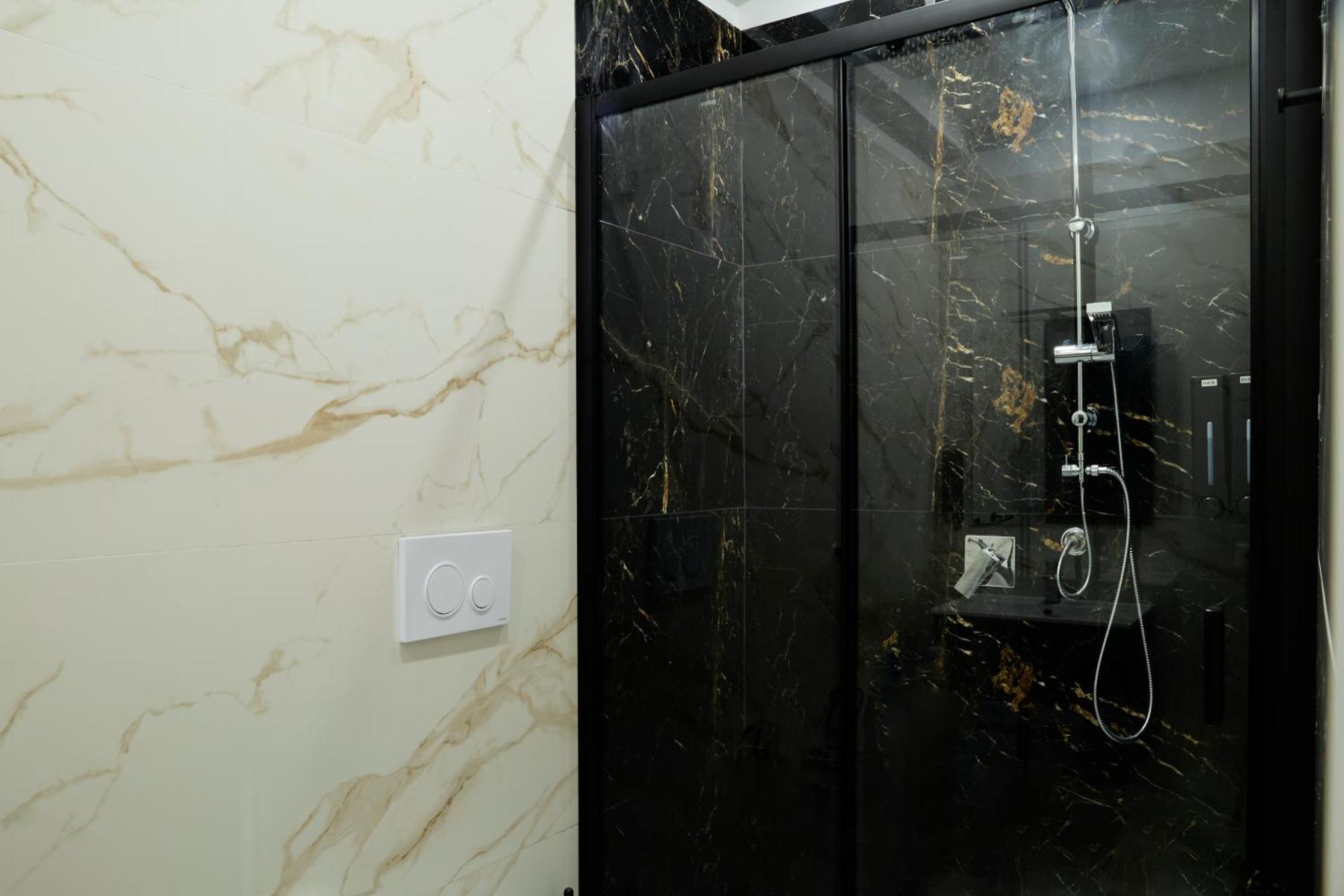 Napoli Central Lumina Suites Экстерьер фото